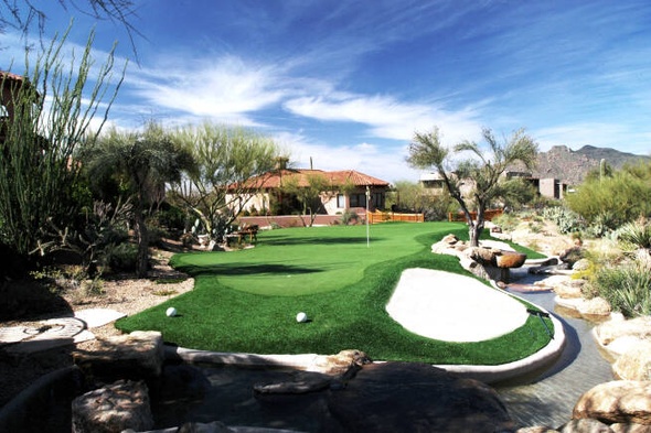 Toronto backyard putting green